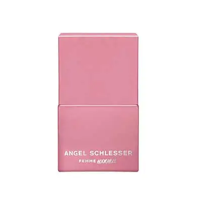 ANGEL SCHLESSER Femme adorable 