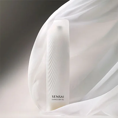 SENSAI Essence day veil 