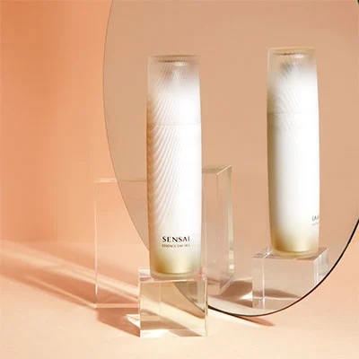 SENSAI Essence day veil 