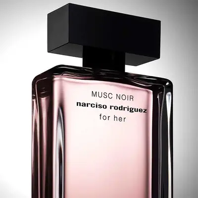 NARCISO RODRIGUEZ For her musc noir 